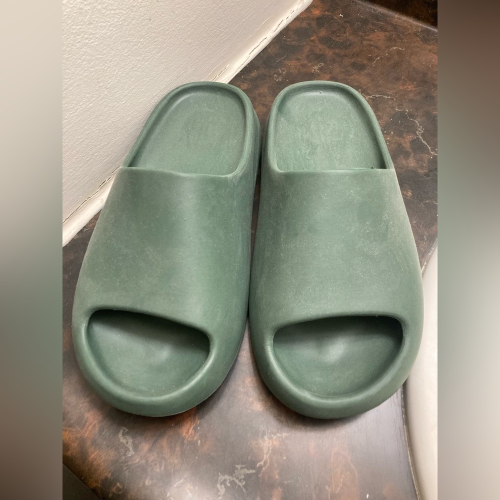 Slides (UA)